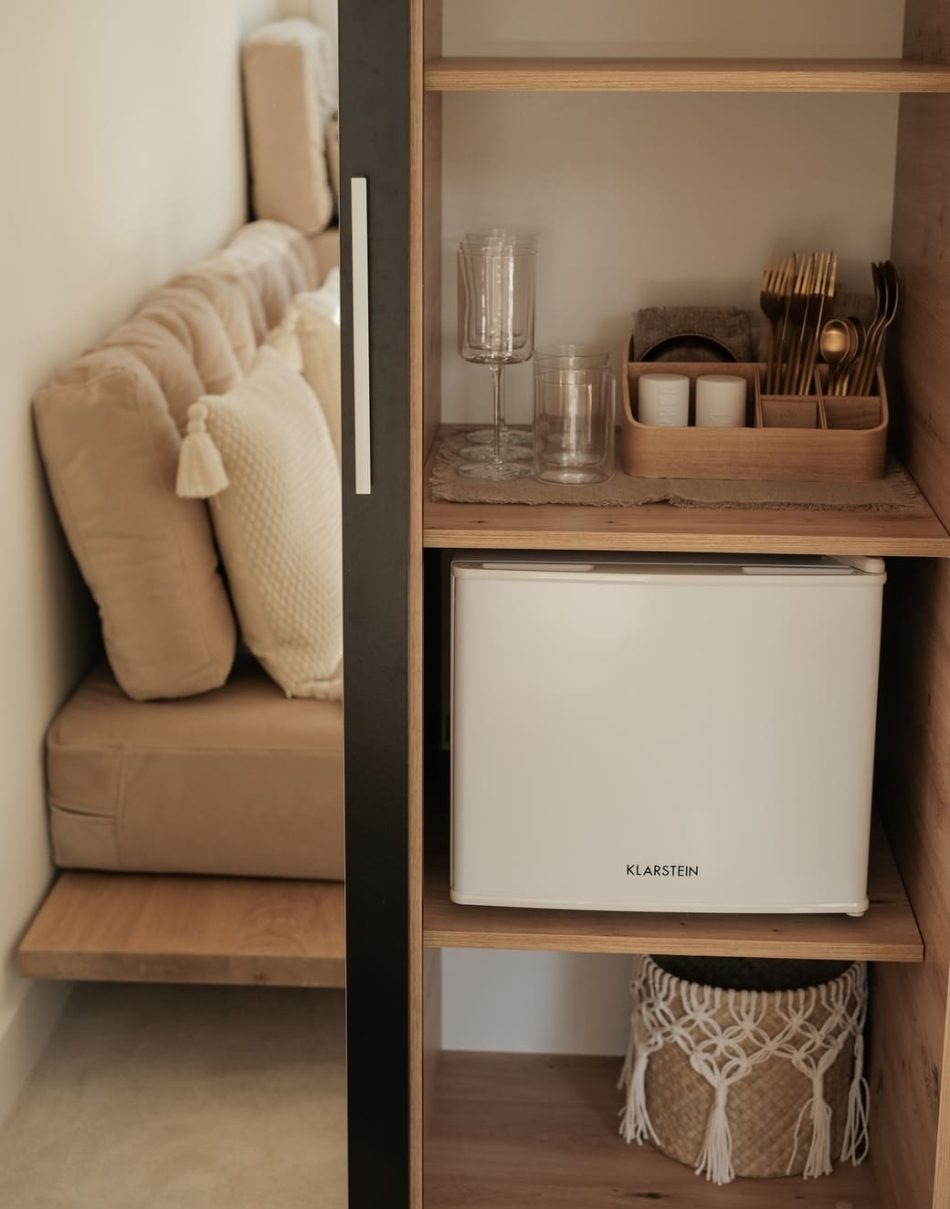 Canal View Stay Amsterdam free minibar